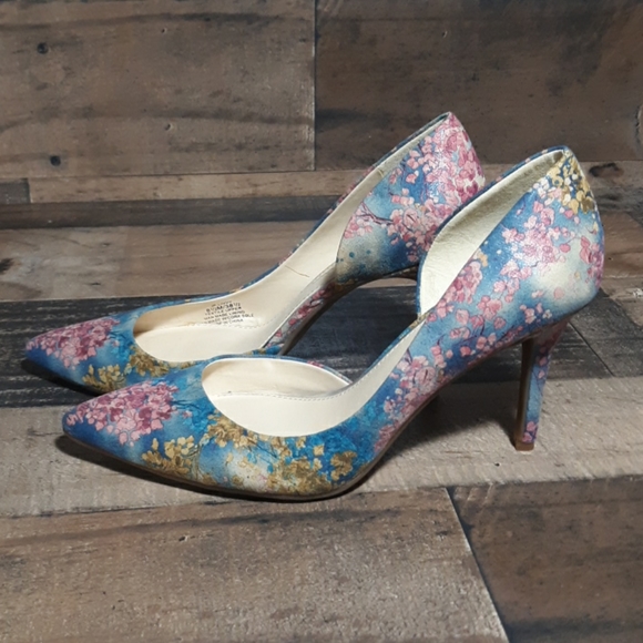 Jessica Simpson Floral Heels - Picture 2 of 6